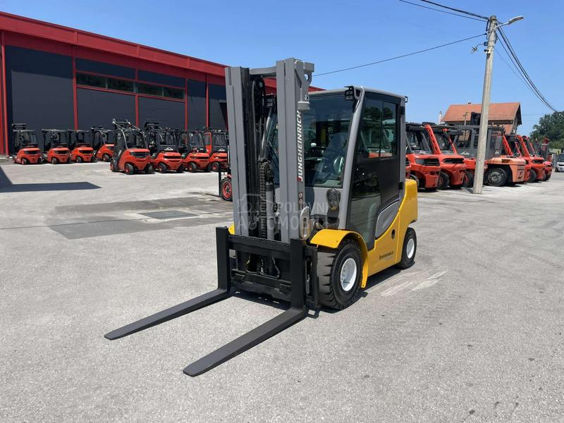 Jungheinrich 3 tone Triplex