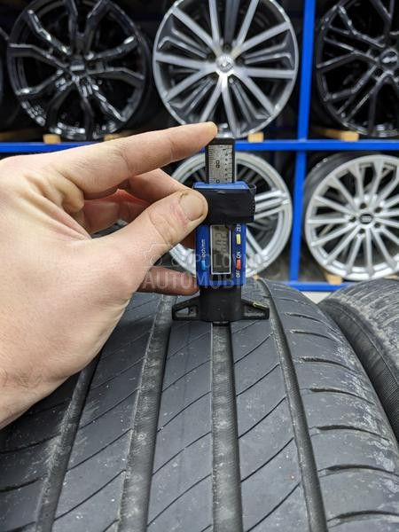 Michelin 215/55 R17 Letnja