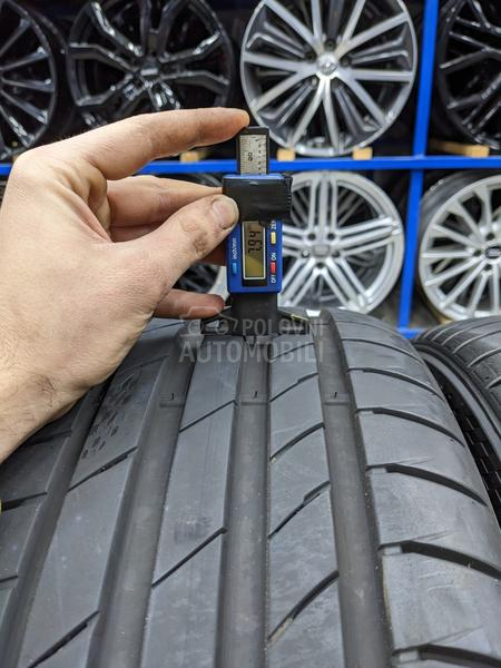 Kumho 245/35 R20 Letnja