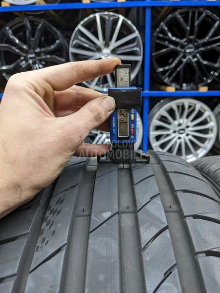 Kumho 245/35 R20 Letnja