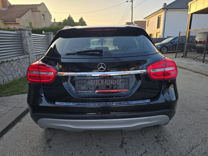 Mercedes Benz GLA 180 Edition Ambition