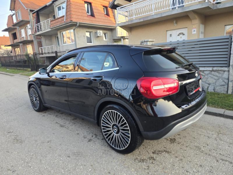 Mercedes Benz GLA 180 Edition Ambition