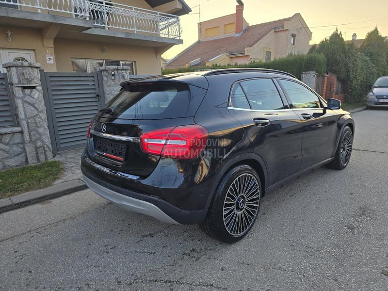 Mercedes Benz GLA 180 Edition Ambition