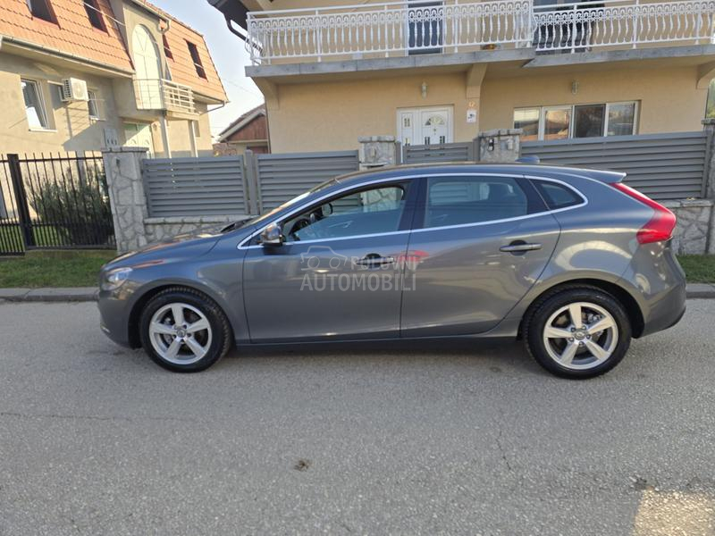 Volvo V40 1.6 D2 MOMENTUM