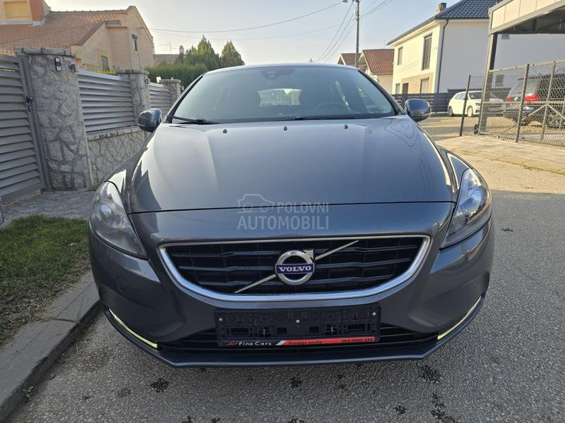 Volvo V40 1.6 D2 MOMENTUM