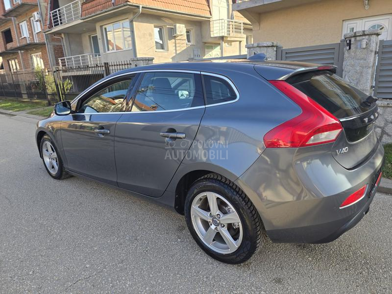 Volvo V40 1.6 D2 MOMENTUM