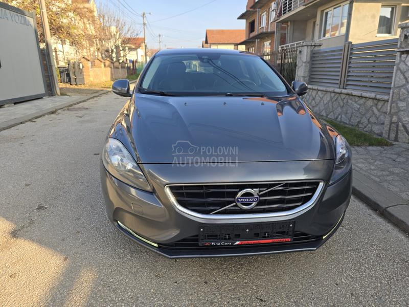 Volvo V40 1.6 D2 MOMENTUM
