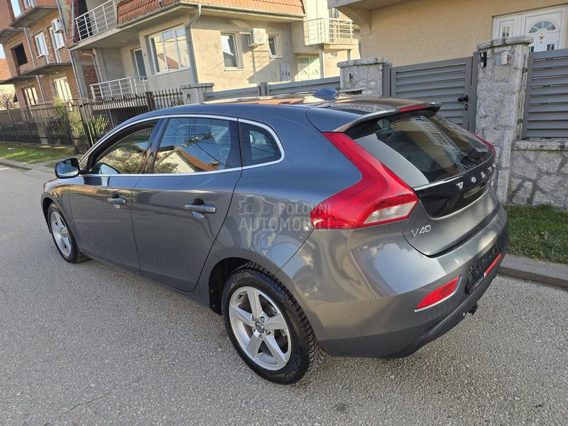 Volvo V40 1.6 D2 MOMENTUM