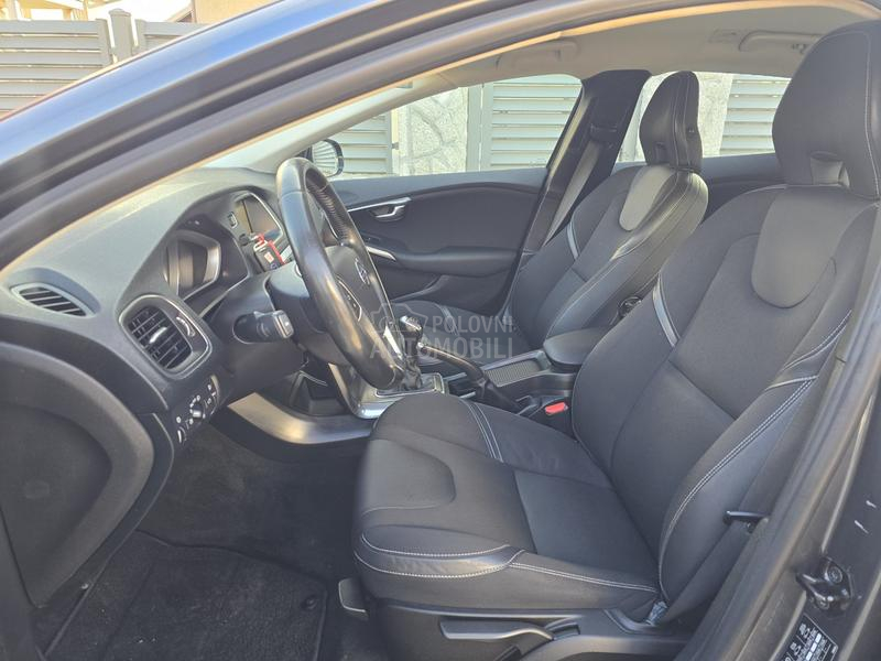 Volvo V40 1.6 D2 MOMENTUM