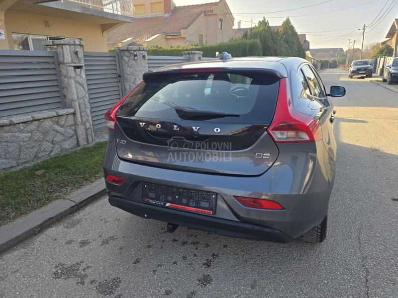 Volvo V40 1.6 D2 MOMENTUM