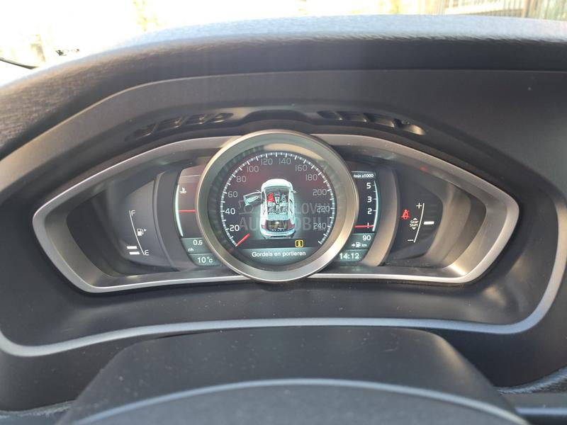 Volvo V40 1.6 D2 MOMENTUM