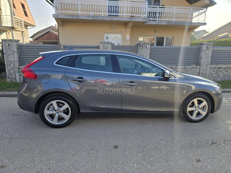 Volvo V40 1.6 D2 MOMENTUM