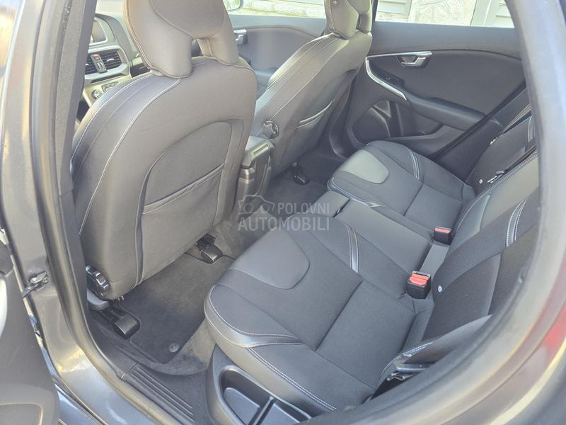 Volvo V40 1.6 D2 MOMENTUM