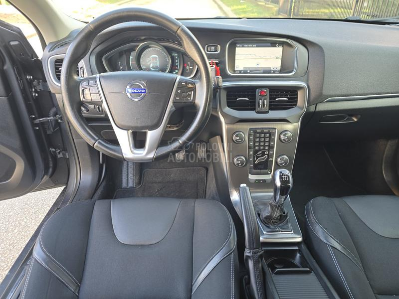 Volvo V40 1.6 D2 MOMENTUM
