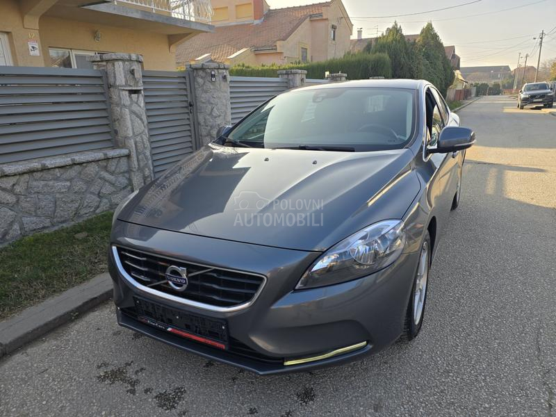 Volvo V40 1.6 D2 MOMENTUM