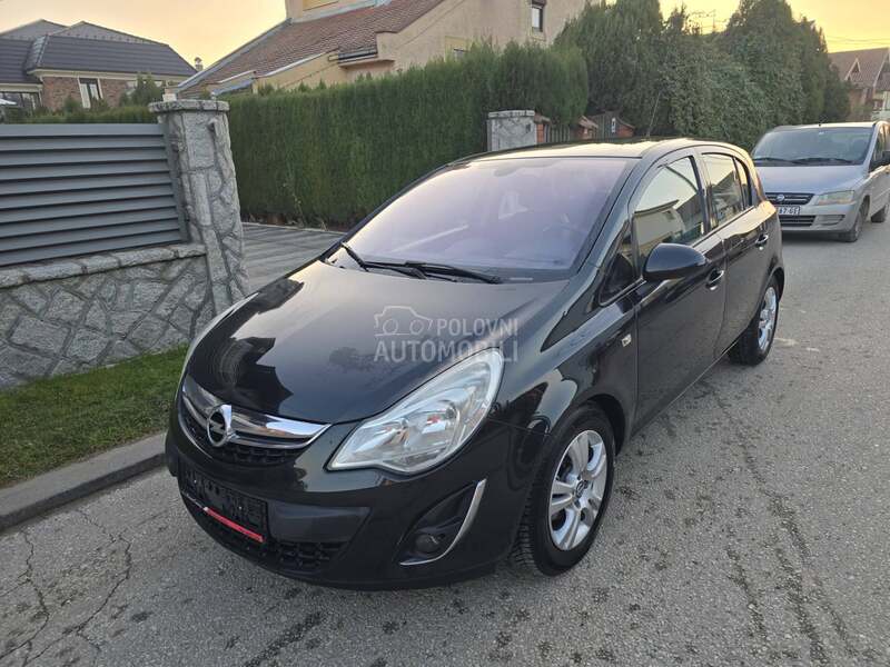 Opel Corsa D 1.3 mjt COSMO