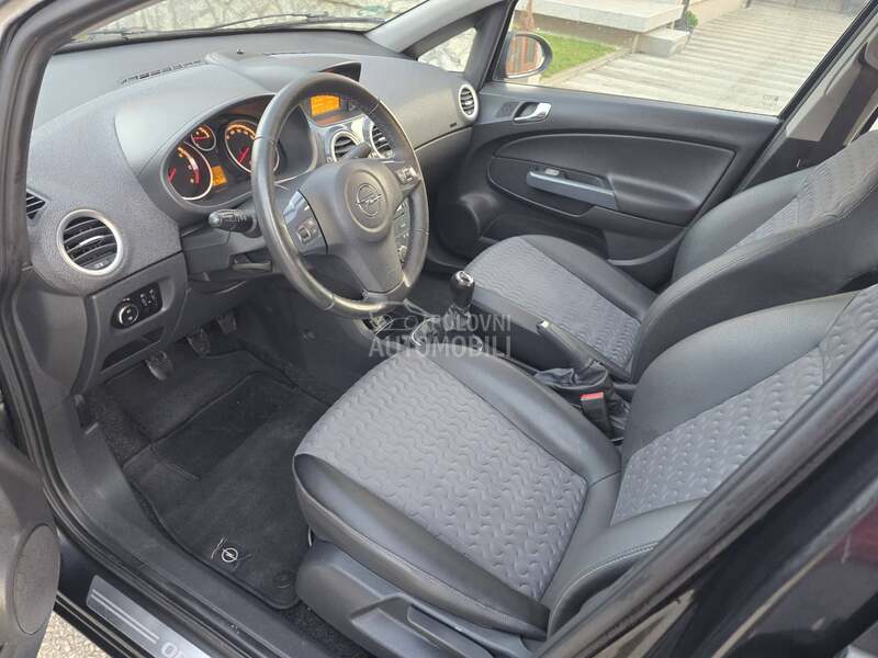 Opel Corsa D 1.3 mjt COSMO