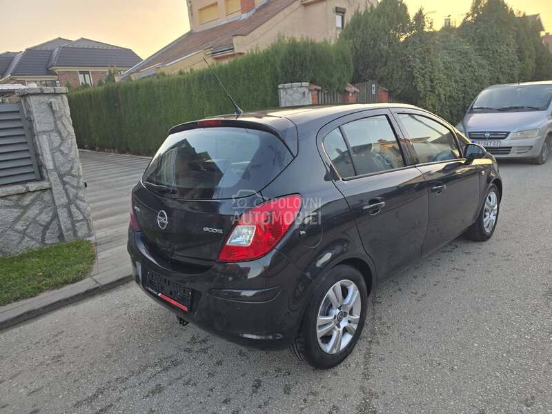 Opel Corsa D 1.3 mjt COSMO