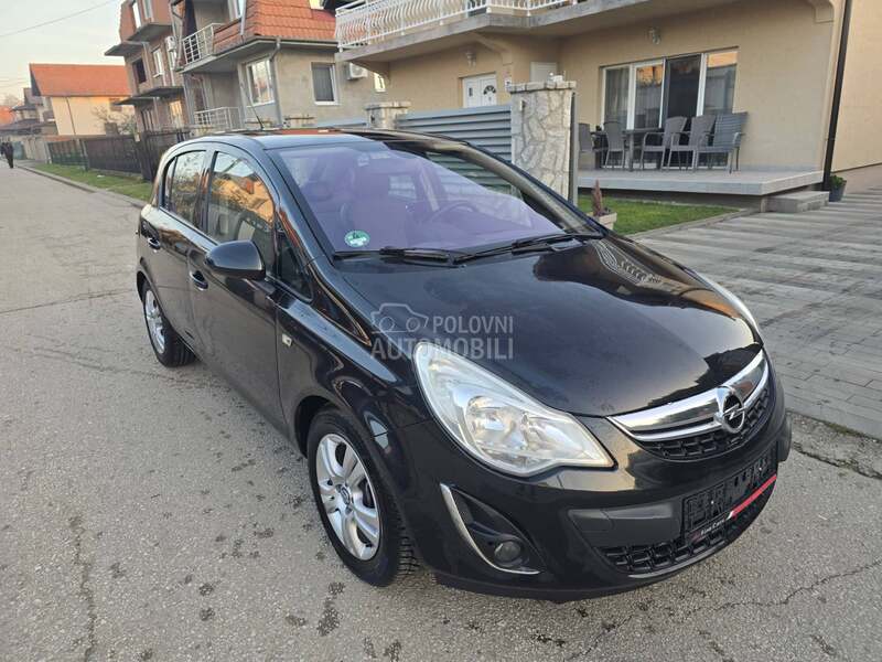 Opel Corsa D 1.3 mjt COSMO