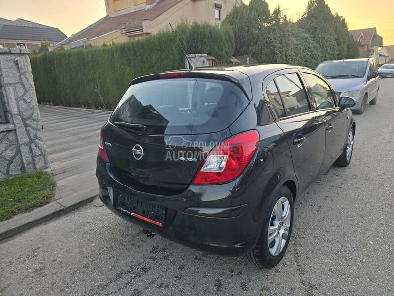 Opel Corsa D 1.3 mjt COSMO