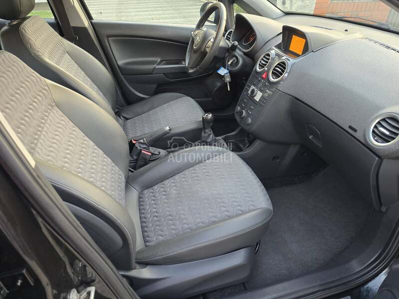Opel Corsa D 1.3 mjt COSMO