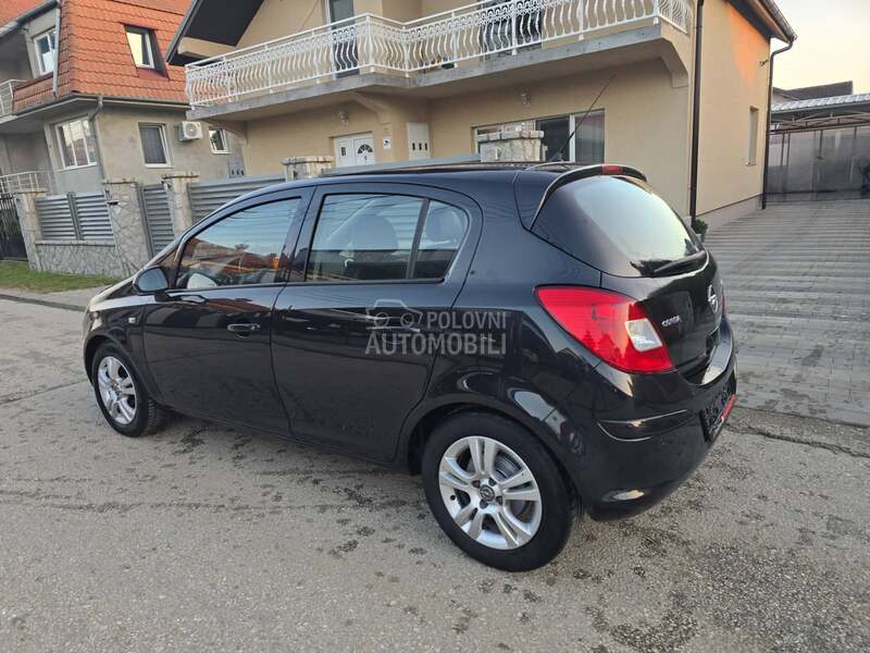 Opel Corsa D 1.3 mjt COSMO