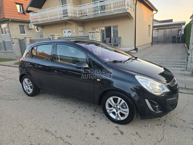 Opel Corsa D 1.3 mjt COSMO