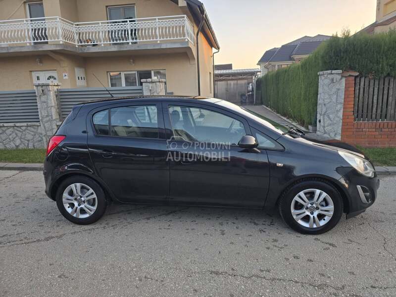 Opel Corsa D 1.3 mjt COSMO