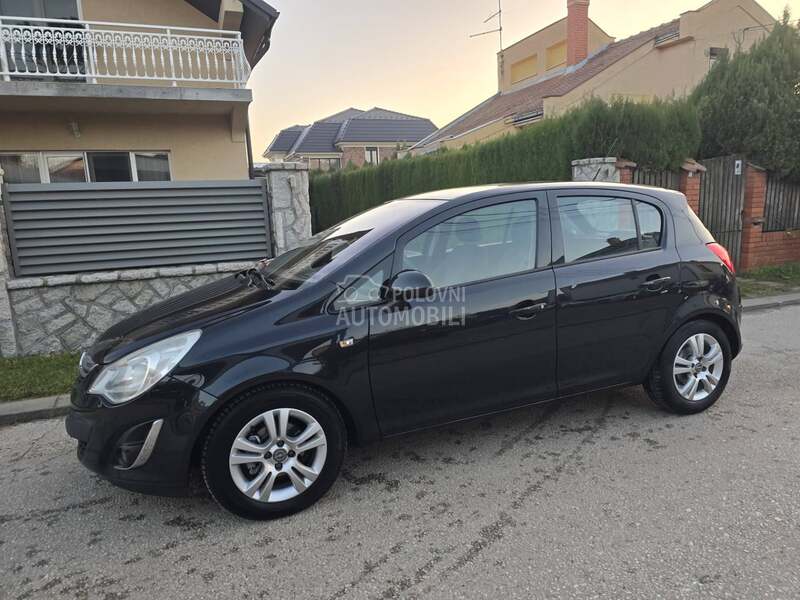 Opel Corsa D 1.3 mjt COSMO