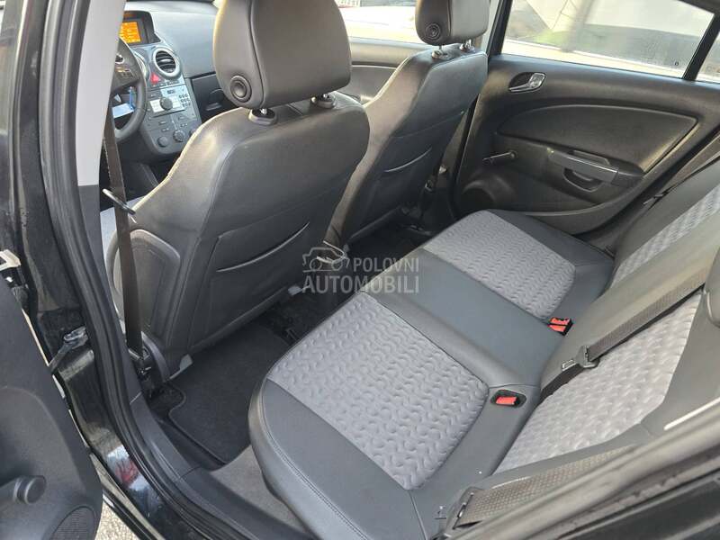 Opel Corsa D 1.3 mjt COSMO