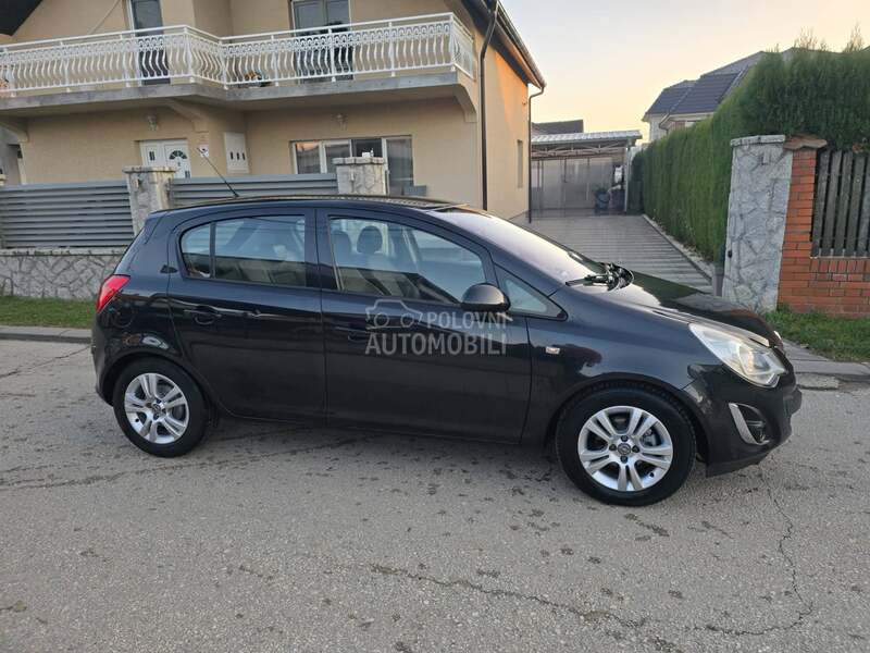 Opel Corsa D 1.3 mjt COSMO