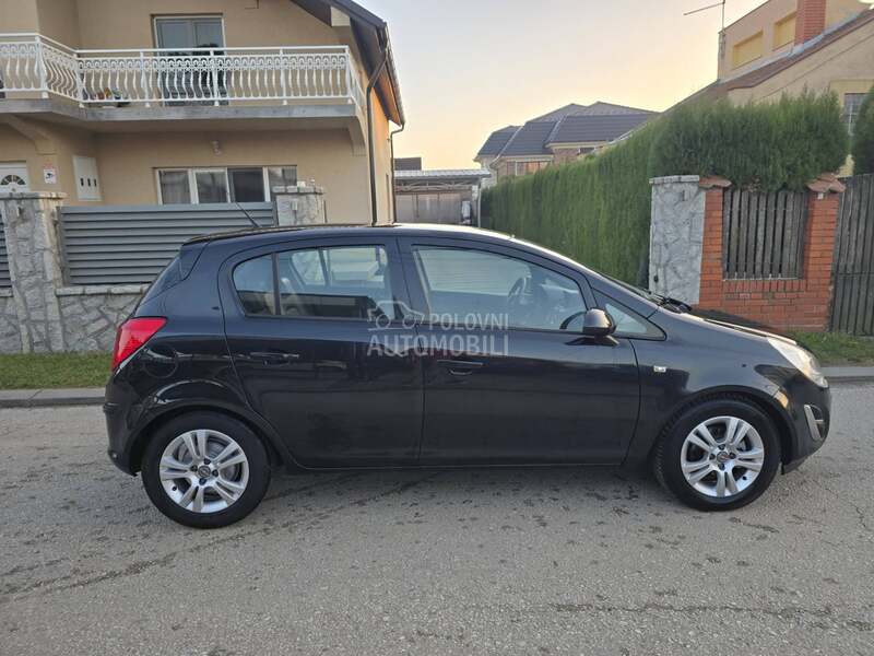 Opel Corsa D 1.3 mjt COSMO