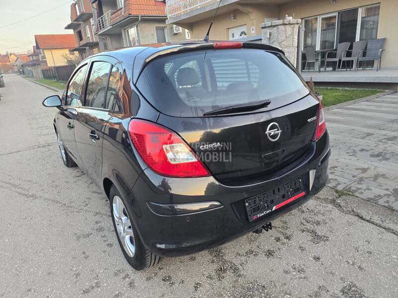 Opel Corsa D 1.3 mjt COSMO
