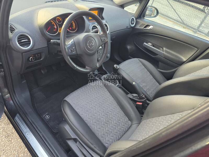 Opel Corsa D 1.3 mjt COSMO