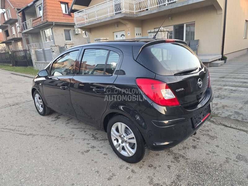Opel Corsa D 1.3 mjt COSMO
