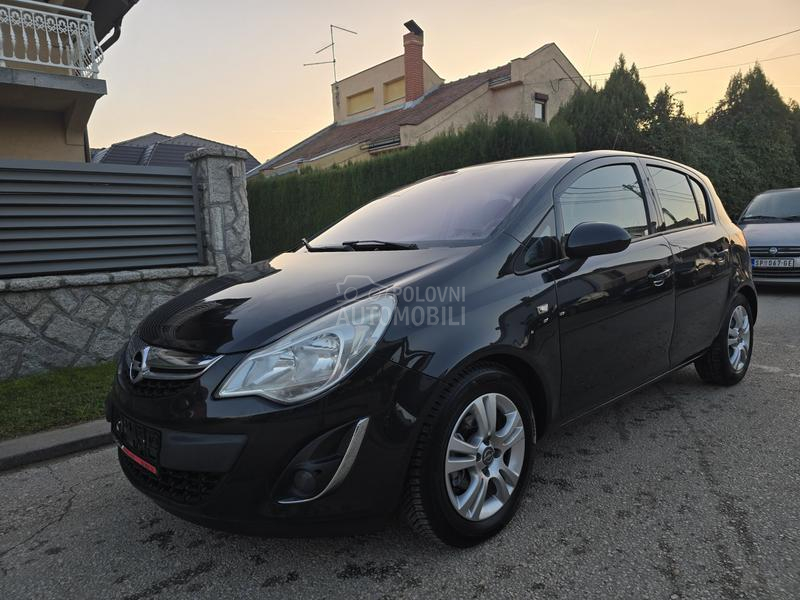 Opel Corsa D 1.3 mjt COSMO