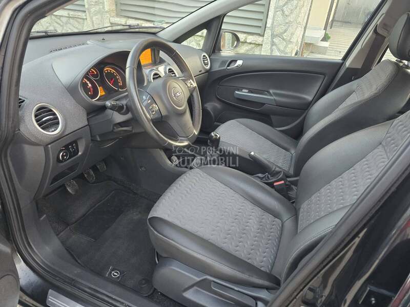 Opel Corsa D 1.3 mjt COSMO