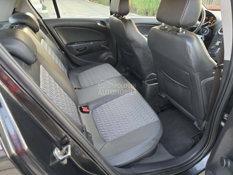 Opel Corsa D 1.3 mjt COSMO