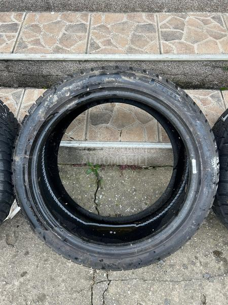 Pirelli 245/45 R18 Zimska