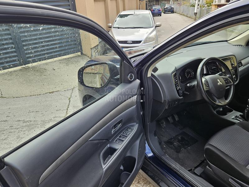 Mitsubishi Outlander 