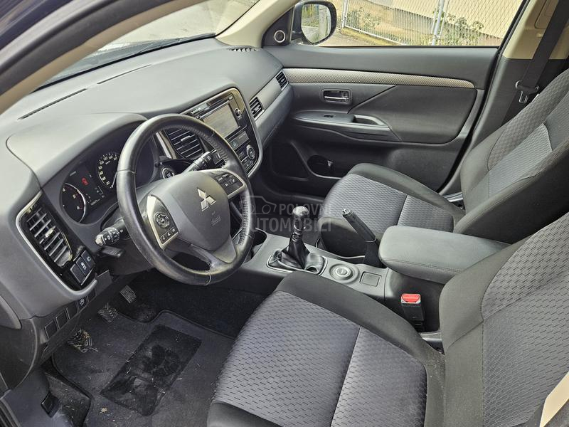 Mitsubishi Outlander 
