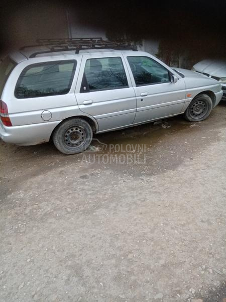 Ford Escort reg do april