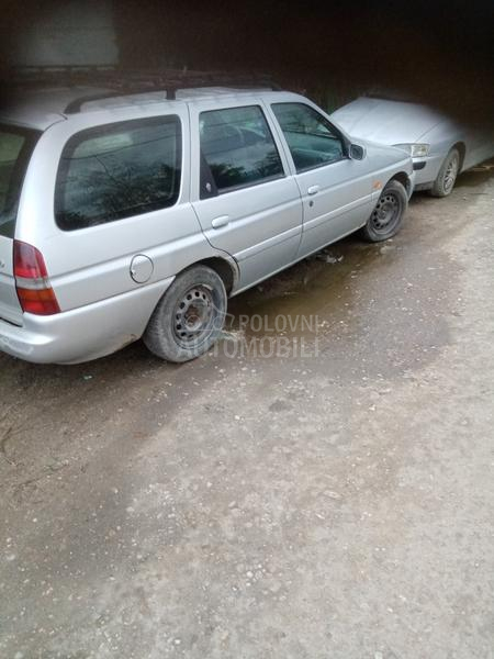 Ford Escort reg do april