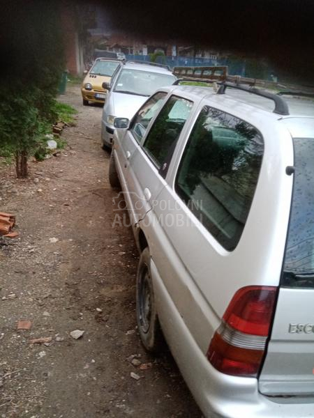 Ford Escort reg do april