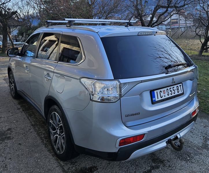 Mitsubishi Outlander 