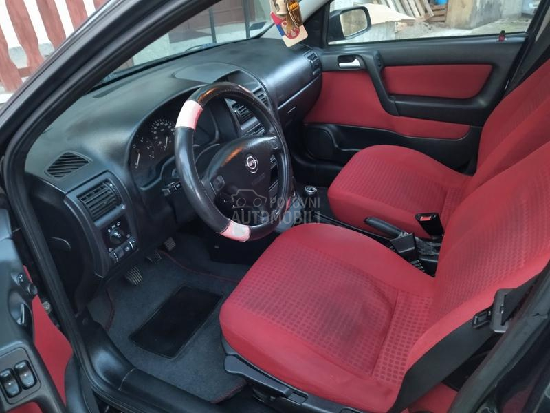 Opel Astra H 1.6