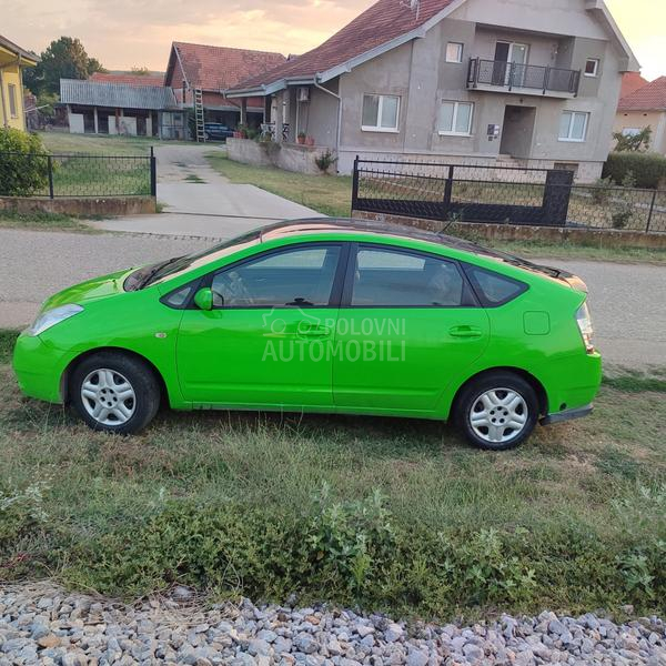 Toyota Prius 1.5hibrid TNG