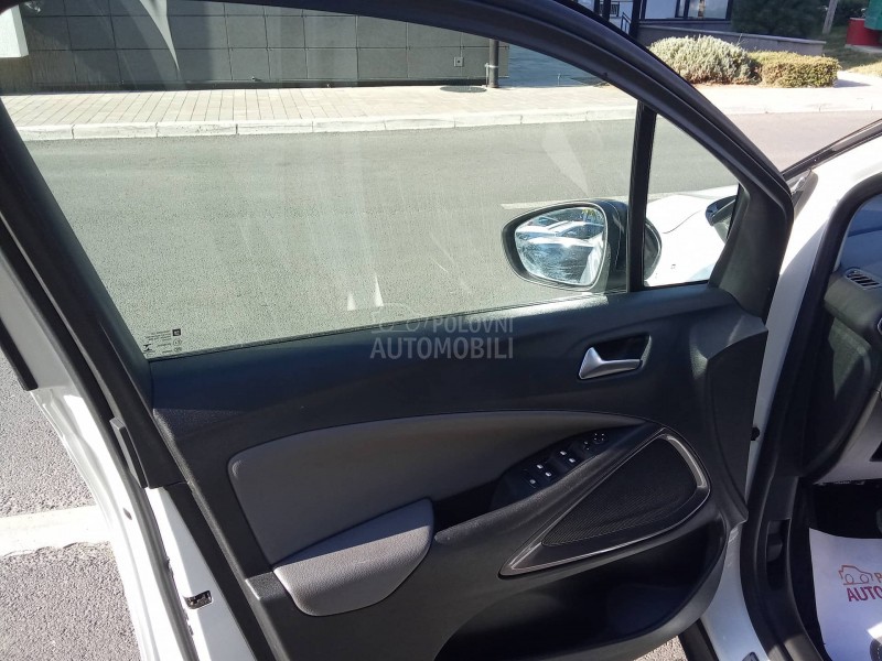 Opel Crossland X  CROSSOWER