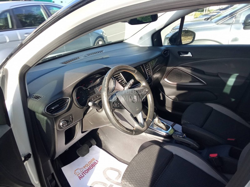 Opel Crossland X  CROSSOWER