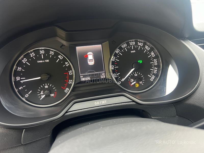 Škoda Octavia 1.6TDI PANO-LED